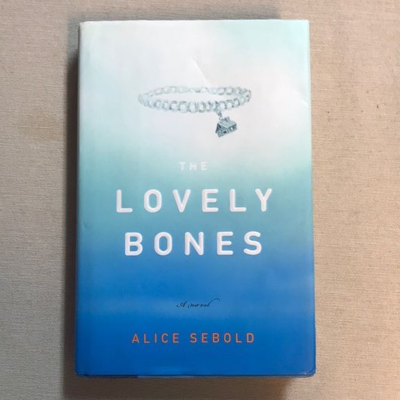 Books Other - 🌈2/$9  The Lovely Bones